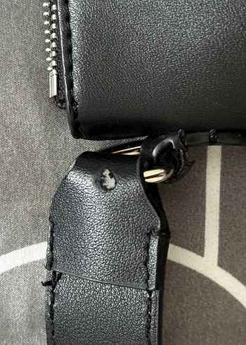 Calvin Klein Siyah Deri Omuz Çantası - Görsel 4