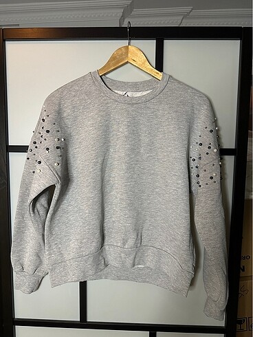 Stradivarius İncili Sweatshirt