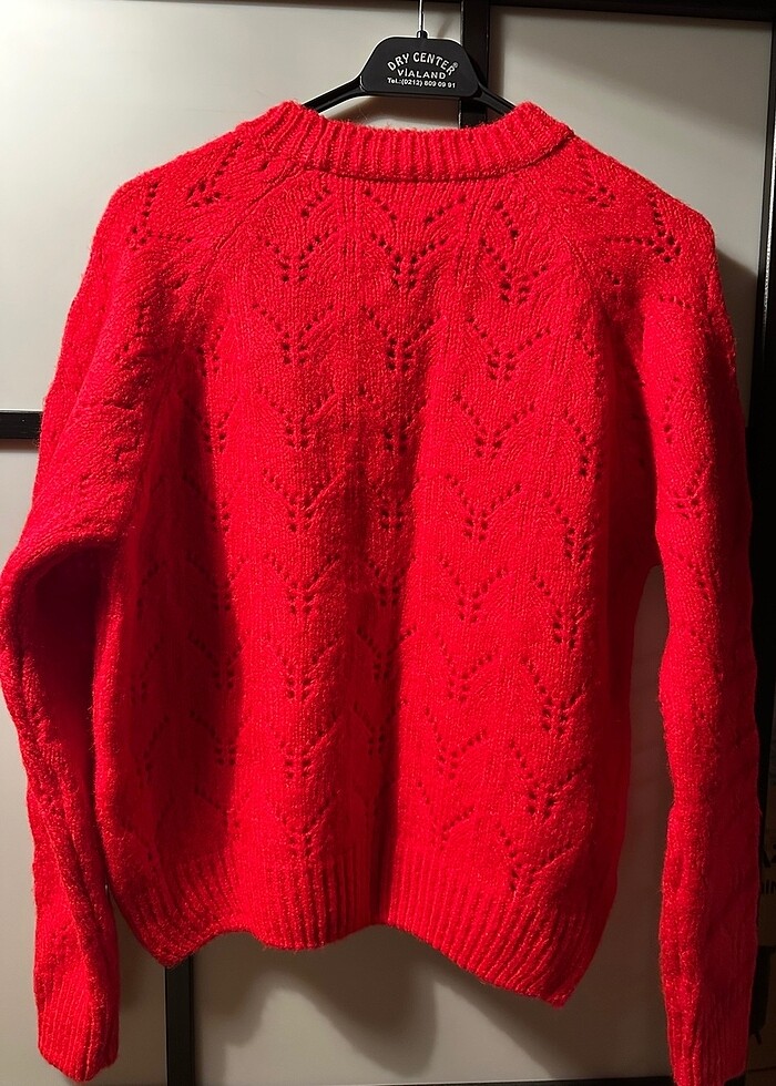 Kırmızı yün kazak - Görsel 4