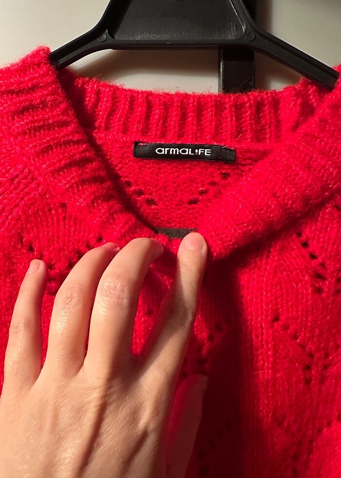 Kırmızı yün kazak - Görsel 3