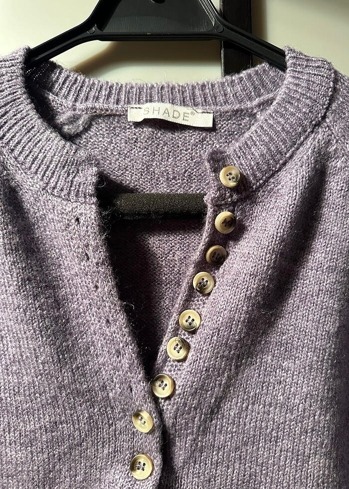 Önü düğmeli mor kazak - Görsel 2