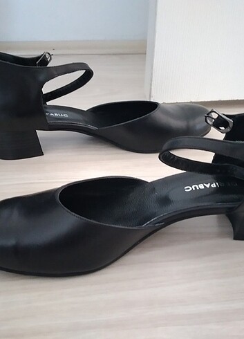 44 Beden siyah Renk 44 numara bayan ayakkabısı