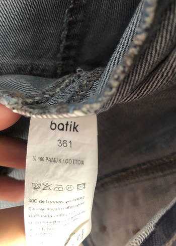 40 Beden mavi Renk Düğmeli Mavi Nakışlı Kadın Kot Ceket
