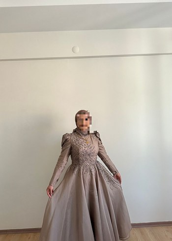 Nakış Detaylı Uzun Bej Abiye Elbise