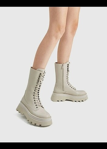 Pull And Bear bot 