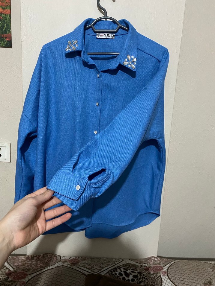 Düğmeli Mavi Kadın Gömlek - Görsel 3