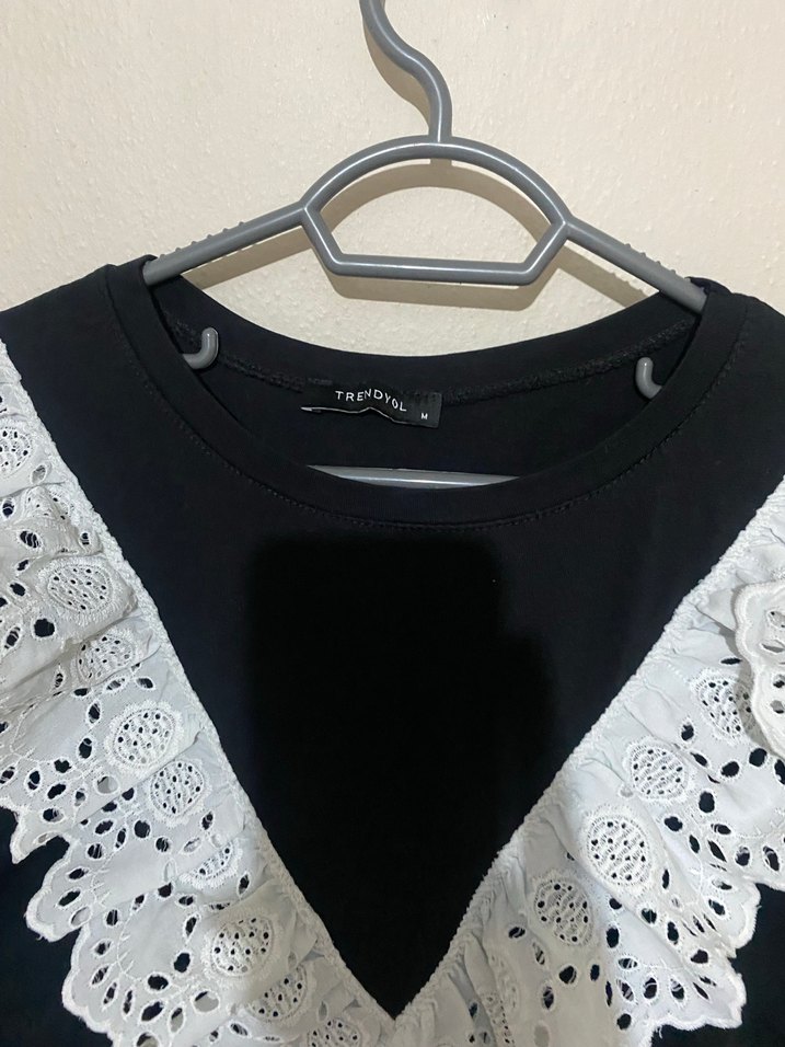 Siyah V Yaka Fırfırlı Midi Elbise - Görsel 2