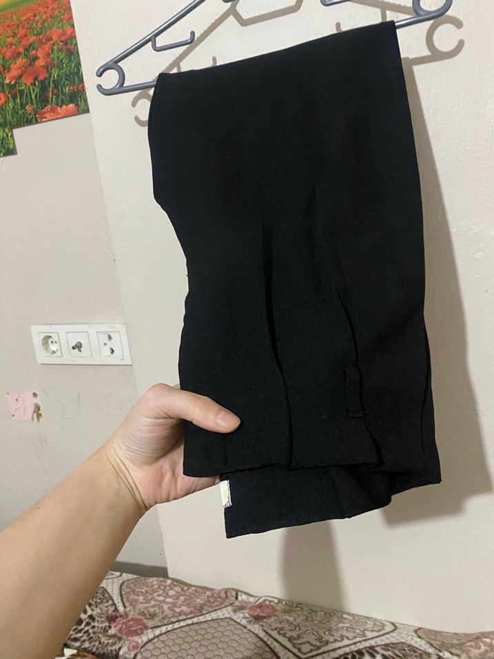 Siyah Piliseli Kadın Kumaş Pantolon - Görsel 3