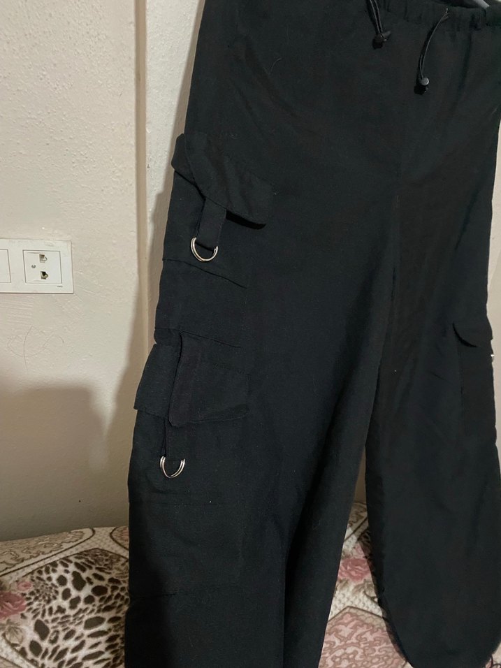 Kadın Siyah Kemerli Rahat Kesim Pantolon - Görsel 2