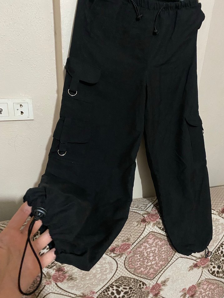 Kadın Siyah Kemerli Rahat Kesim Pantolon - Görsel 5