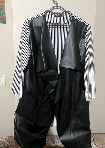 Siyah Zebra Desenli Deri Uzun Kadın Kaban - Görsel 4