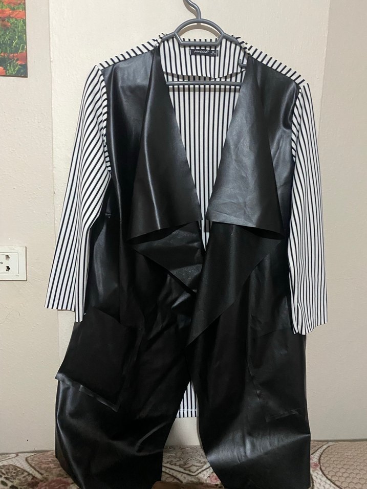 Siyah Zebra Desenli Deri Uzun Kadın Kaban - Görsel 4