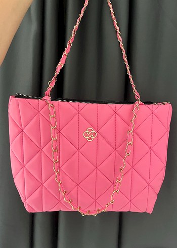 Pembe Zincir Detaylı Kadın Çanta