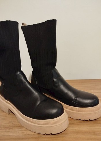 Zara Siyah Kadın Elastik Topuklu Çizme