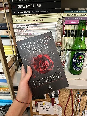 Güllerin Yıkımı