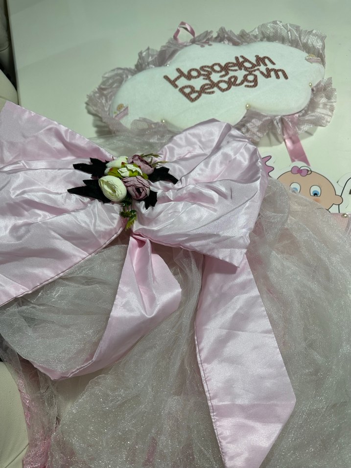 Pembe Kapı Süsü ve Yenidoğan Bebek Yatağı Süsü - Görsel 2