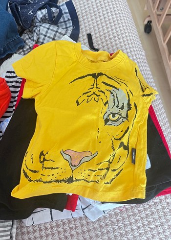 Sarı Baskılı Erkek Çocuk Tişörtü takım