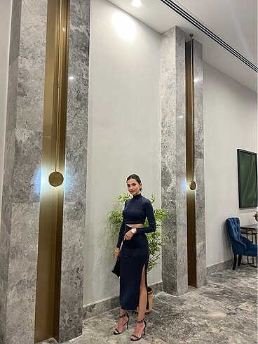 Zara yırtmaçlı elbise. New arrivals