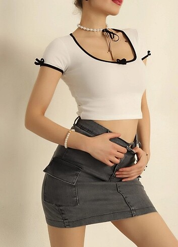 Diğer siyah detaylı beyaz yazlık crop