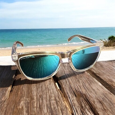 Oakley mavi aynalı güneş gözlüğü
