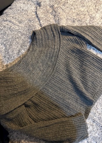 Gri Kadın Triko Kayık Yaka Kazak - Görsel 3