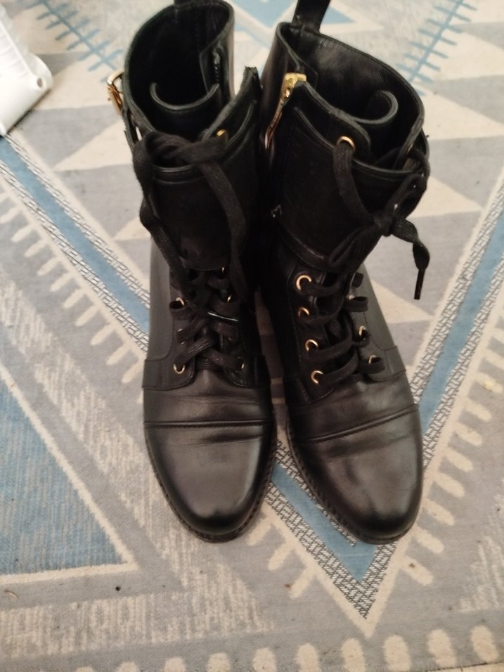 Kilitli Siyah Deri Goth Kadın Bot - Görsel 2