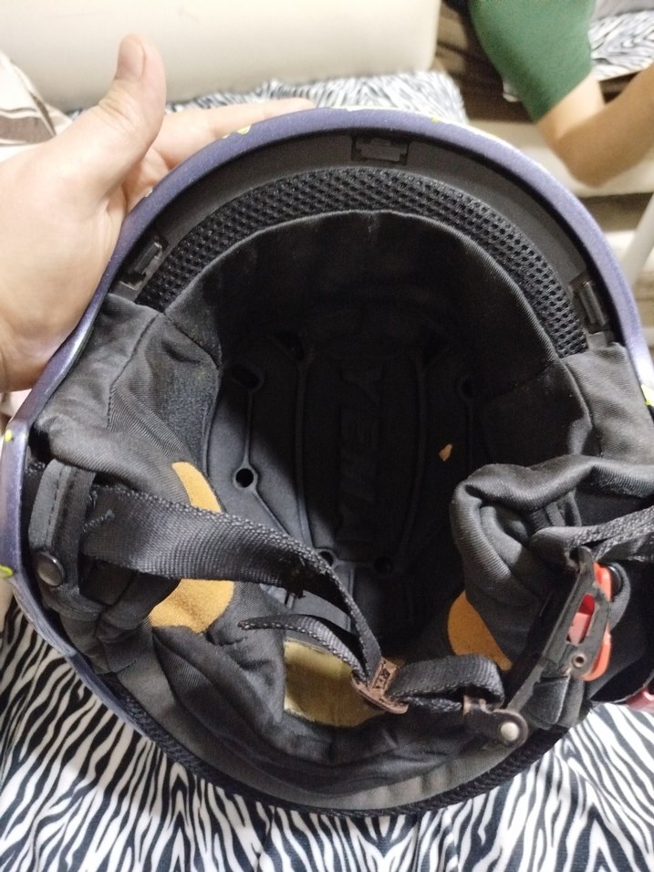 Gri Motosiklet Kaskı, Tokalı, Biker Stili - Görsel 3