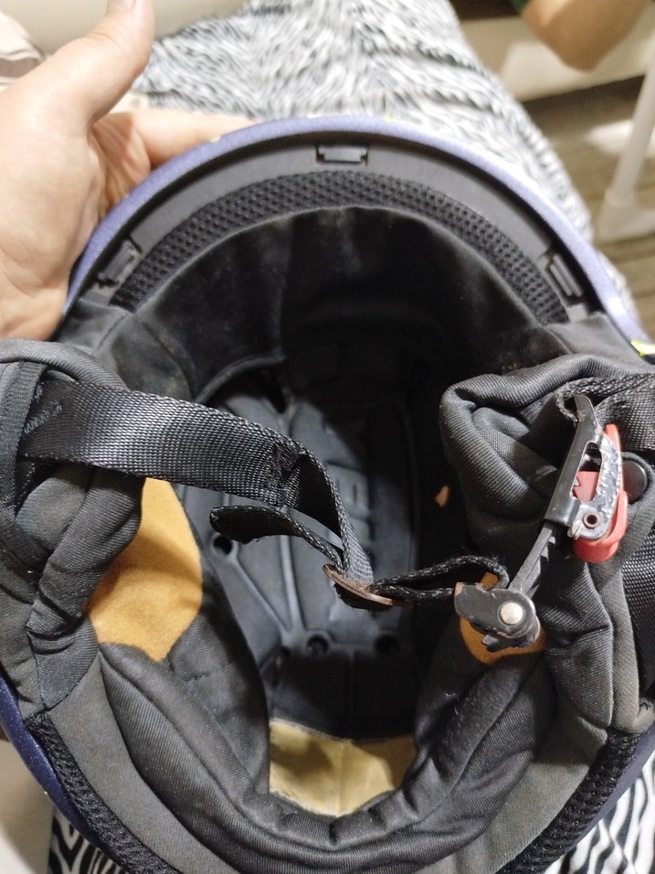 Gri Motosiklet Kaskı, Tokalı, Biker Stili - Görsel 5