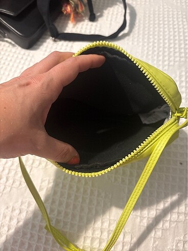 Beden Pull&bear limon yeşili çanta fosforlu pratik kullanımda al çok
