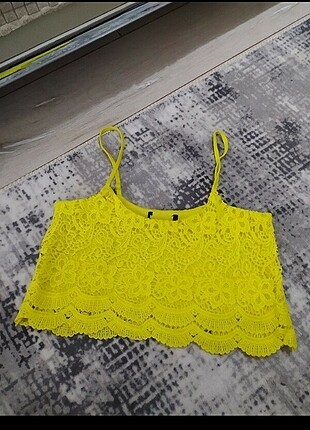 Sarı neon dantel mini askılı üst crop