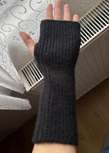 Siyah Örgü Parmaksız Kadın Eldiveni - Görsel 3