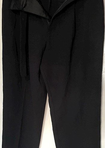Kadın Siyah Kemerli Midi Kumaş Pantolon