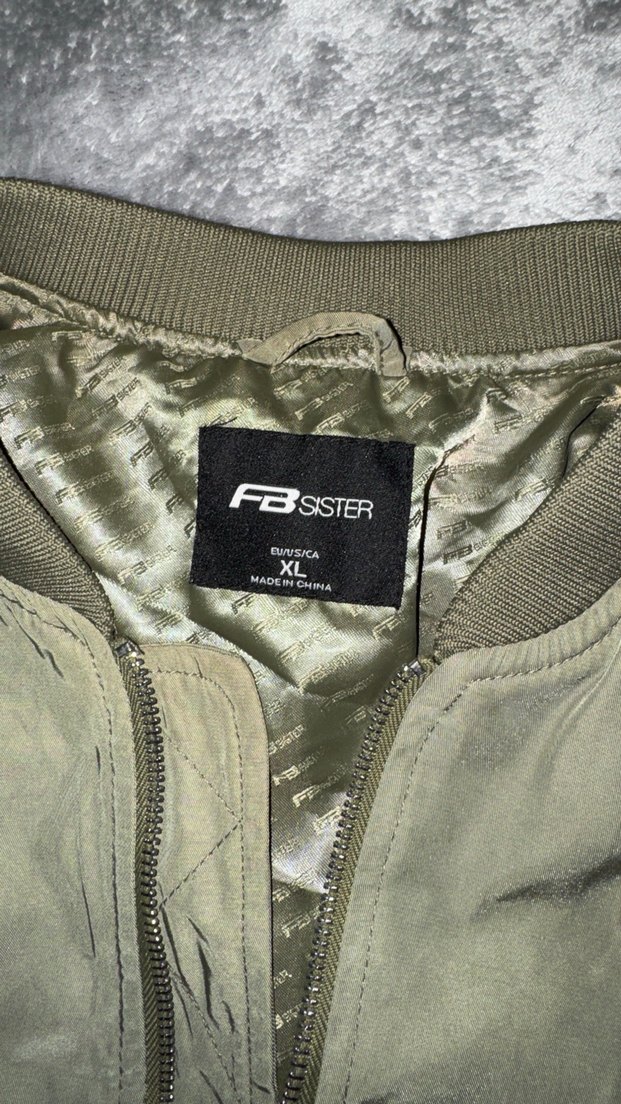 Yeşil Fermuarlı Kadın Ceket - Görsel 2