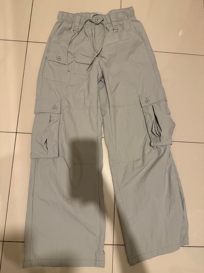 Gri Bershka Bol Kesim Kemerli Kadın Pantolon - Görsel 2