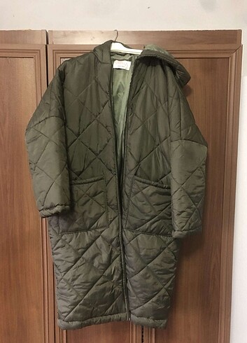 Stradivarius Uzun oversize yeşil mont