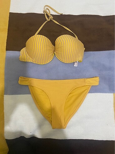 Hardal rengi bikini takımı