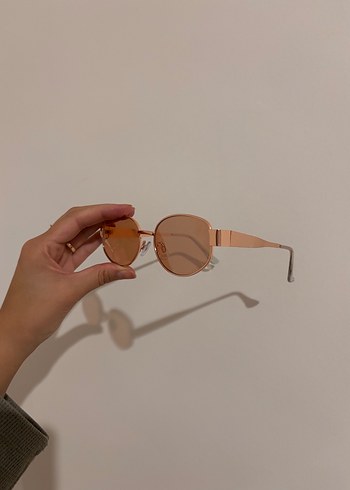 Pembe stradivarius güneş gözlüğü - Görsel 2