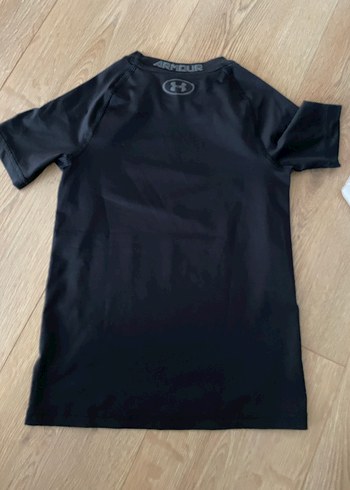 5 Yaş Beden siyah Renk Orijinal Under armour Erkek çocuk Tişört