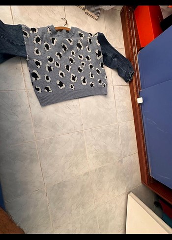 l Beden Gri Bağlama Desenli Triko ve Denim Kollu Kadın Kazak