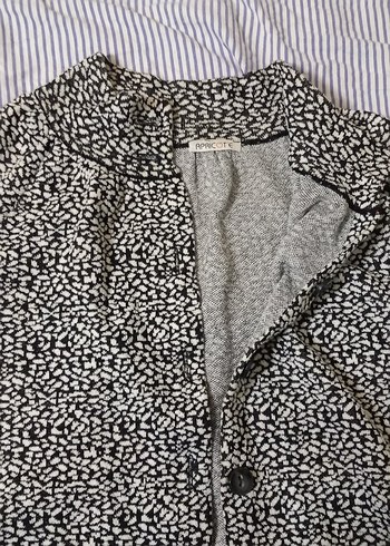 Düğmeli siyah beyaz panco - Görsel 2