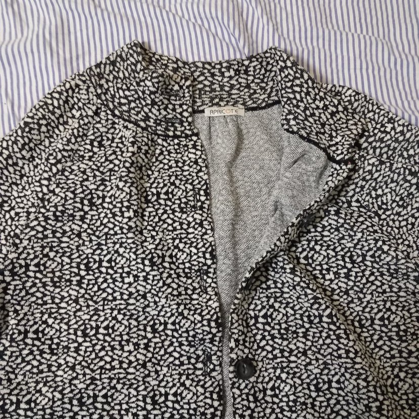 Düğmeli siyah beyaz panco - Görsel 2