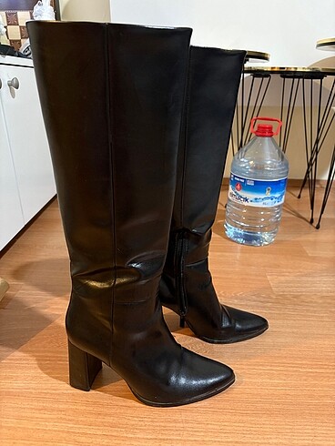 Stradivarius 9 cm Topuklu çizme