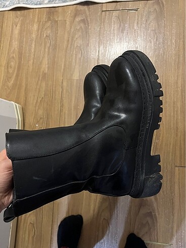 Nine west bot