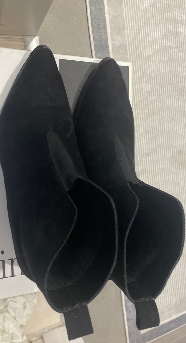Siyah Süet Kadın Bot - Görsel 2