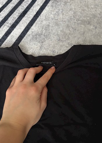 Siyah Keten Kadın Tekne Yaka Tişört - Görsel 2