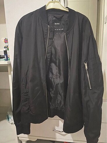 BERSHKA BOOMBER CEKET