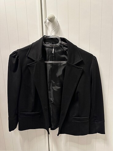 Crop blazer