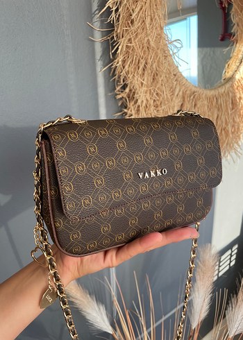 Vakko Zincir Detaylı Kahverengi Deri Kadın Çanta