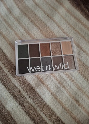 wet n wild far paleti