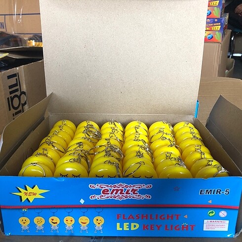 Emoji ışıklı ahantarlık. 48li